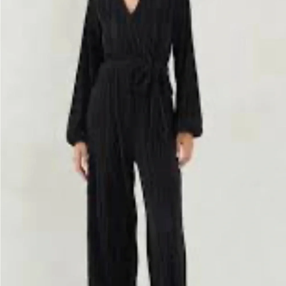 Vero Moda Classic Black Jumpsuit